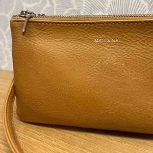 Matt & Nat Crossbody purse, LIKE NEW - triple pouch, adjustable strap